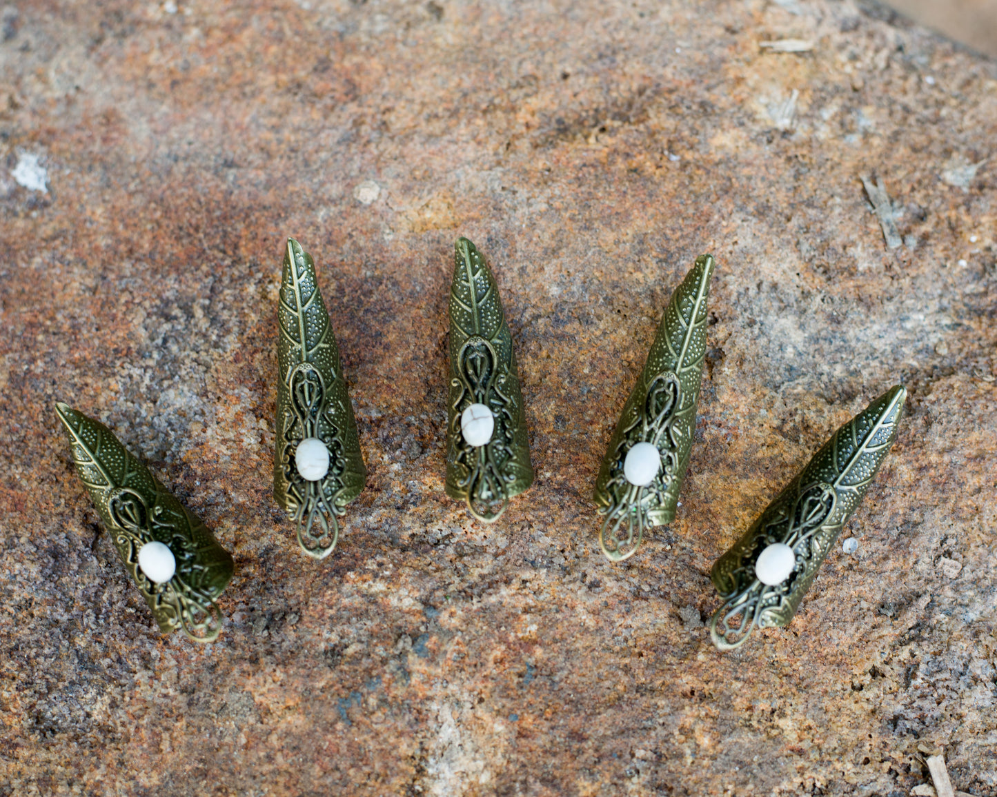 Elven Filigree Nail Claws – Adjustable Fantasy Finger Armor with White Turquoise